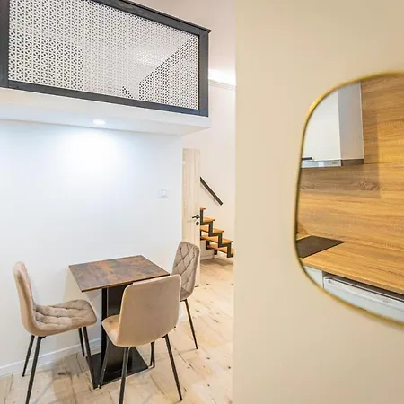 Cool In Budapest, Romeo * Βουδαπέστη