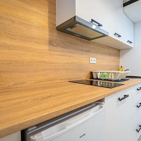 Cool In Budapest, Romeo Apartamento